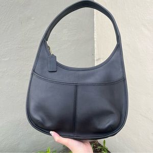 Vintage Coach Ergo Pocket Zip 9033 Leather Shoulder Bag Black